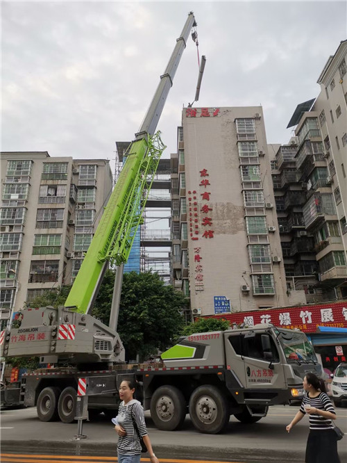龙门县吊车租赁需要注意事项
