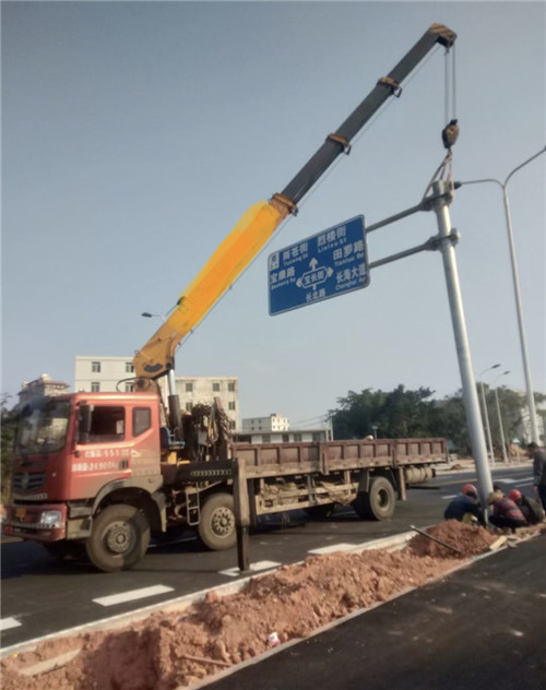 龙门县设备吊装租赁吊车要用多大吊车