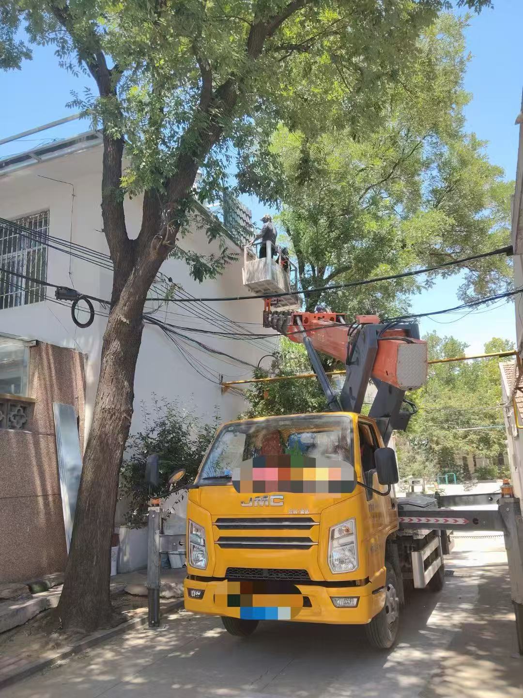 龙门县高空作业车能吊装重物吗？最大承载多少公斤？