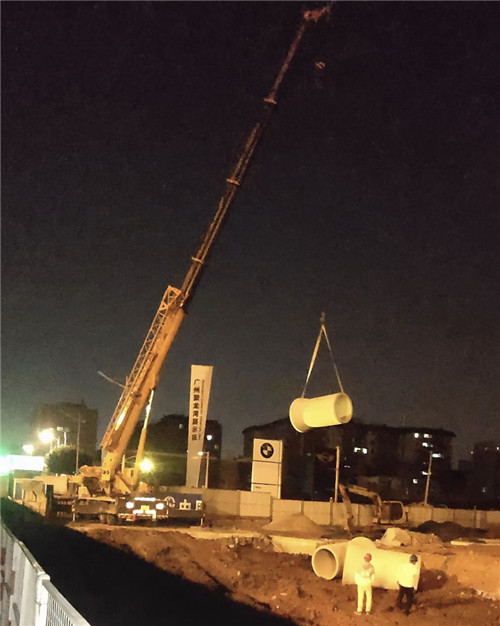 龙门县“弯臂矫正”—— 吊车的 “形变补偿” 技术